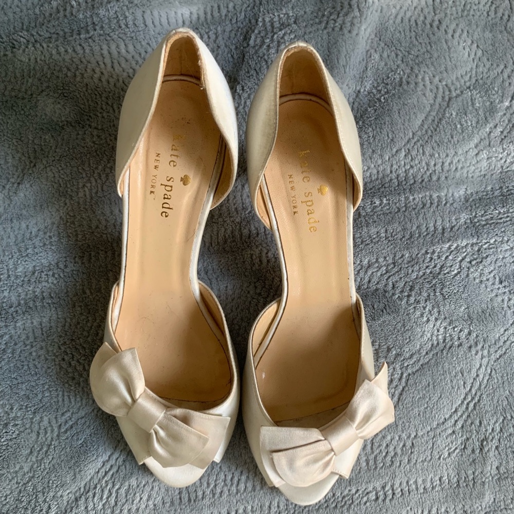 HOST PICK 💖 Kate Spade Glitter Bow Sela Heels